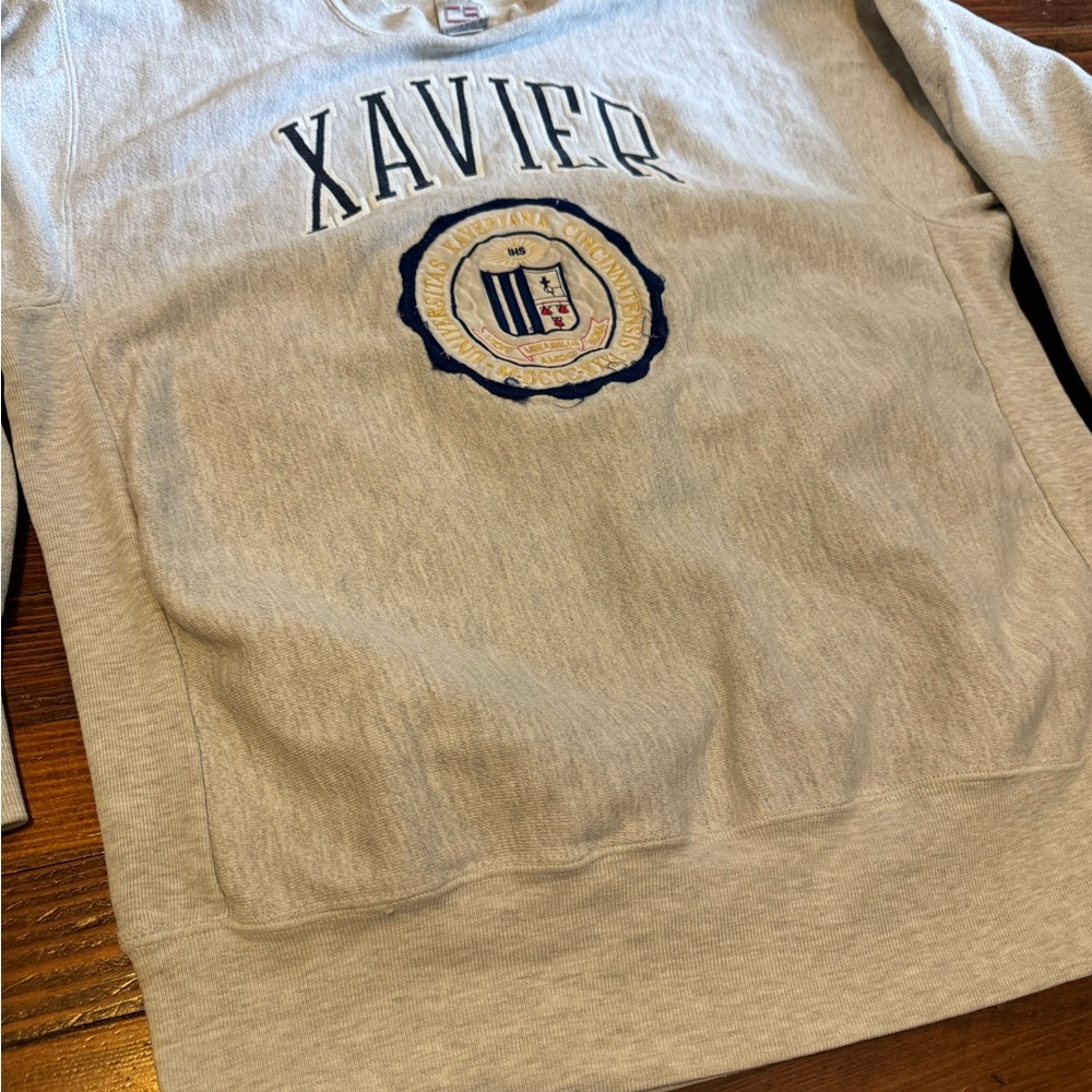 #575 VERY VINTAGE 1980s XAVIER MUSKETEERS Gray Crewneck Sweater. - Picture 14 of 16